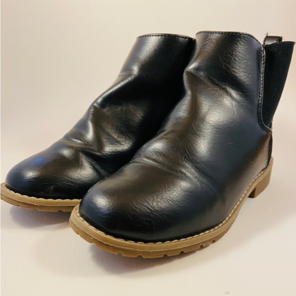 The Children’s Place Black Boots- size 3